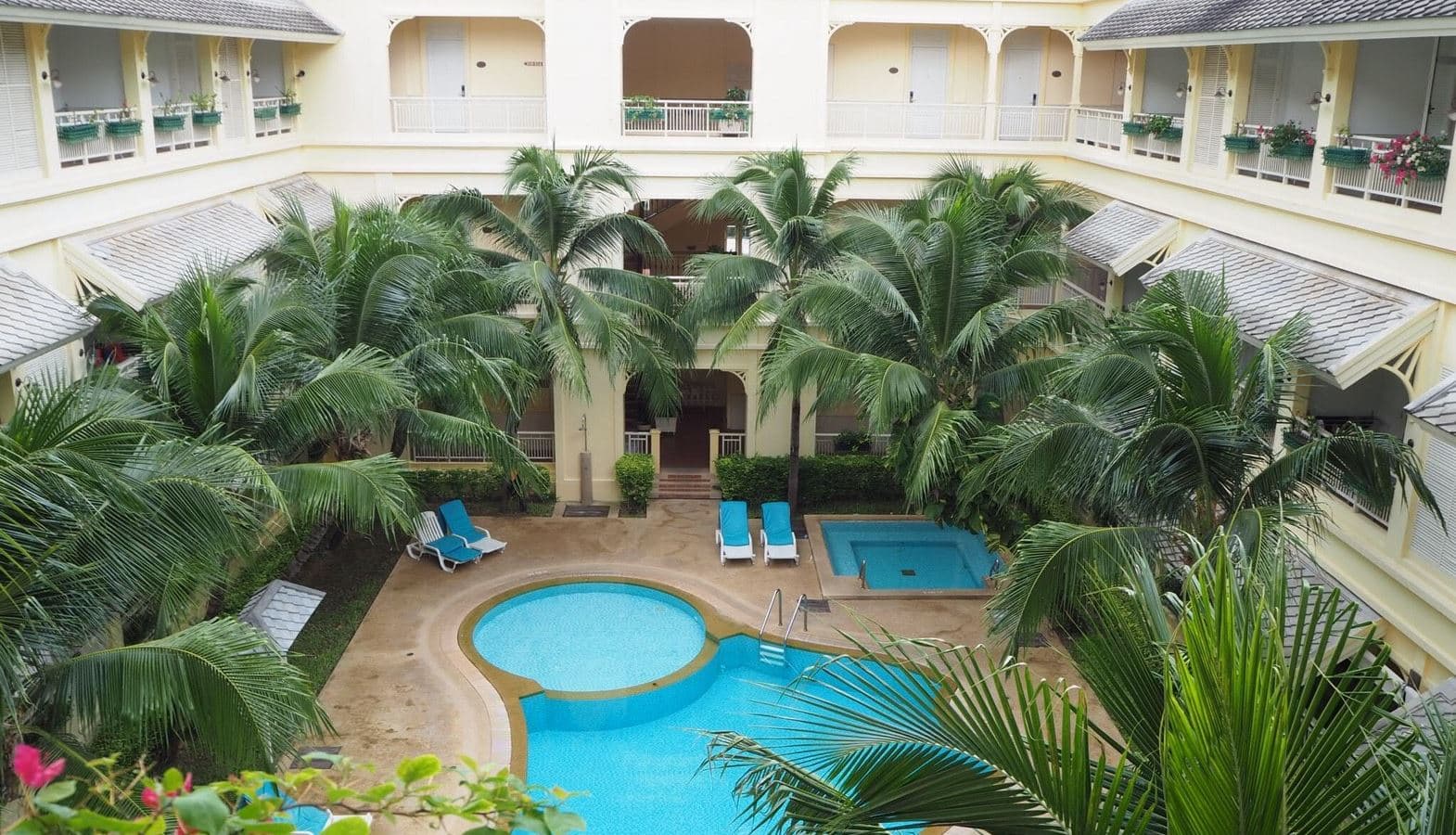pools-outdoor--indoor-pool