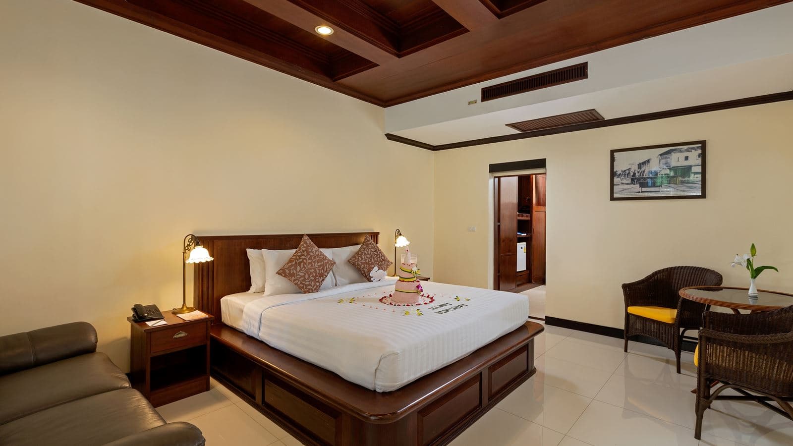 rooms-front-studio