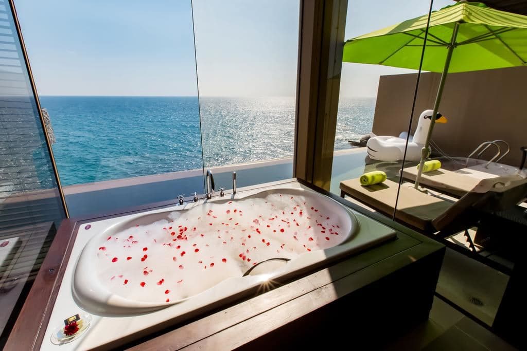 rooms-deluxe-suite