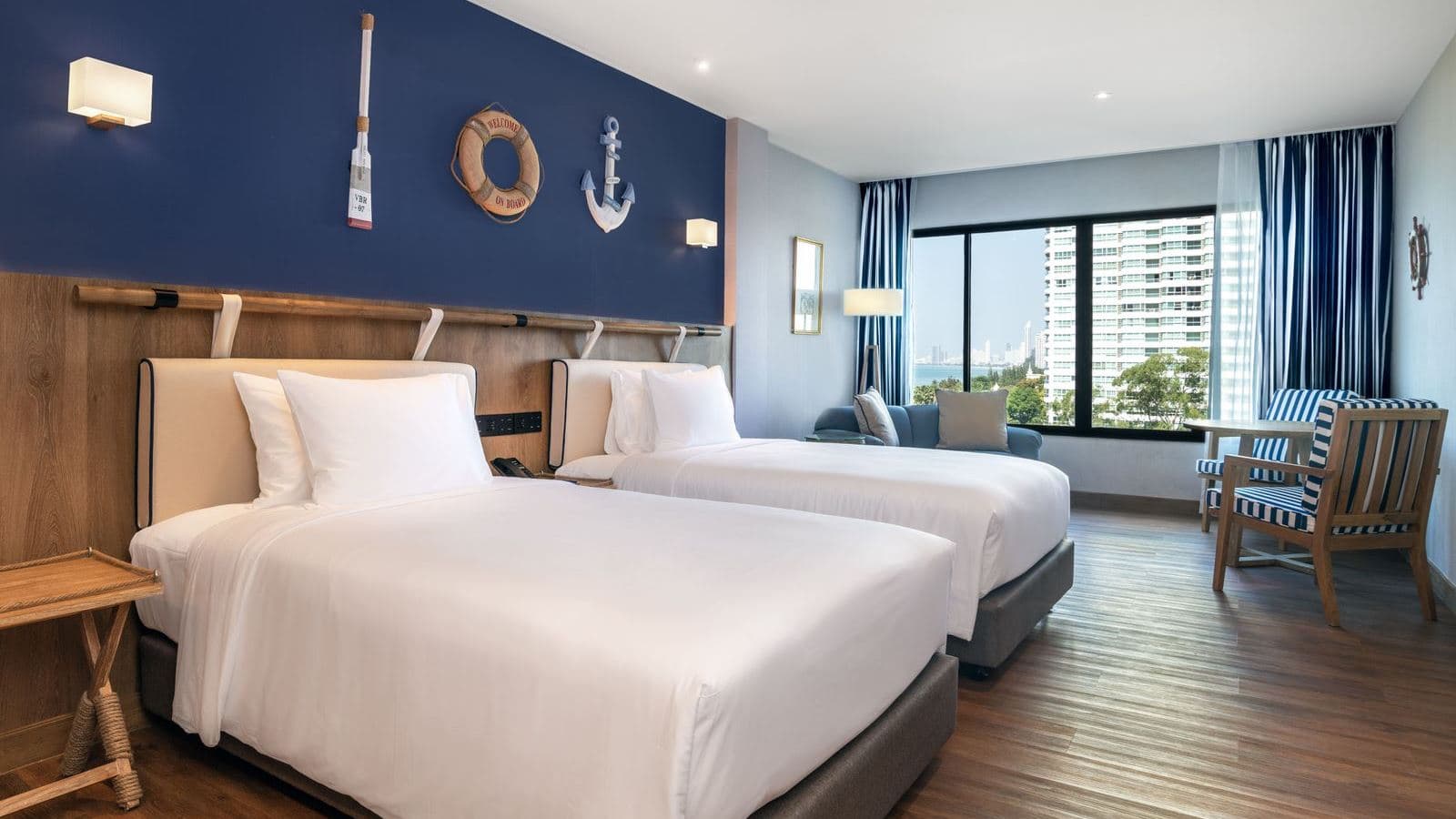 rooms-deluxe-room