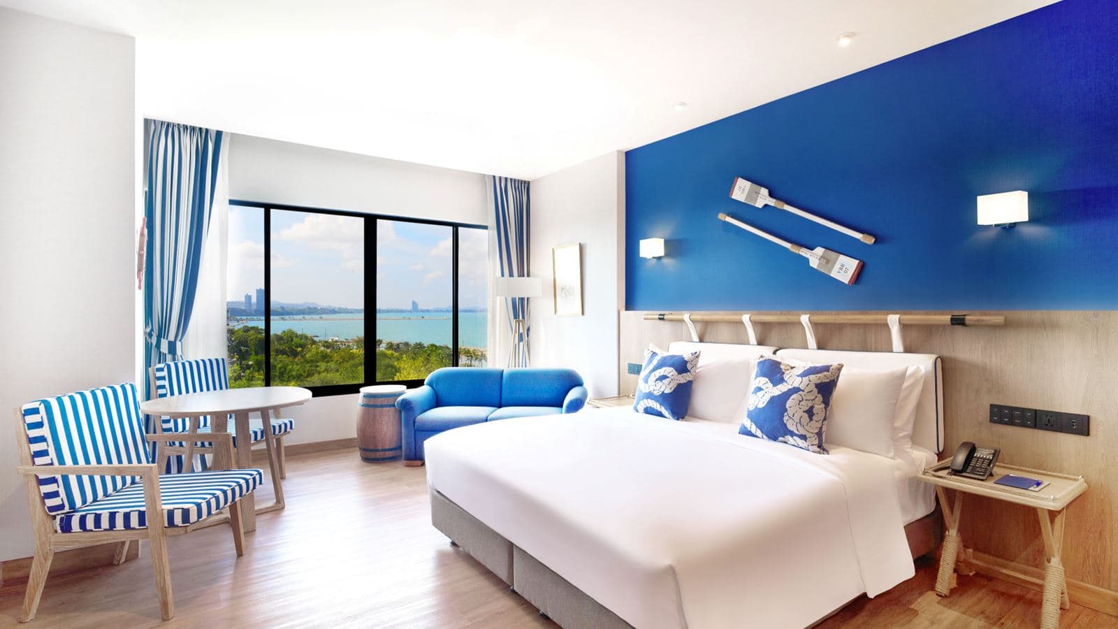 rooms-deluxe-room