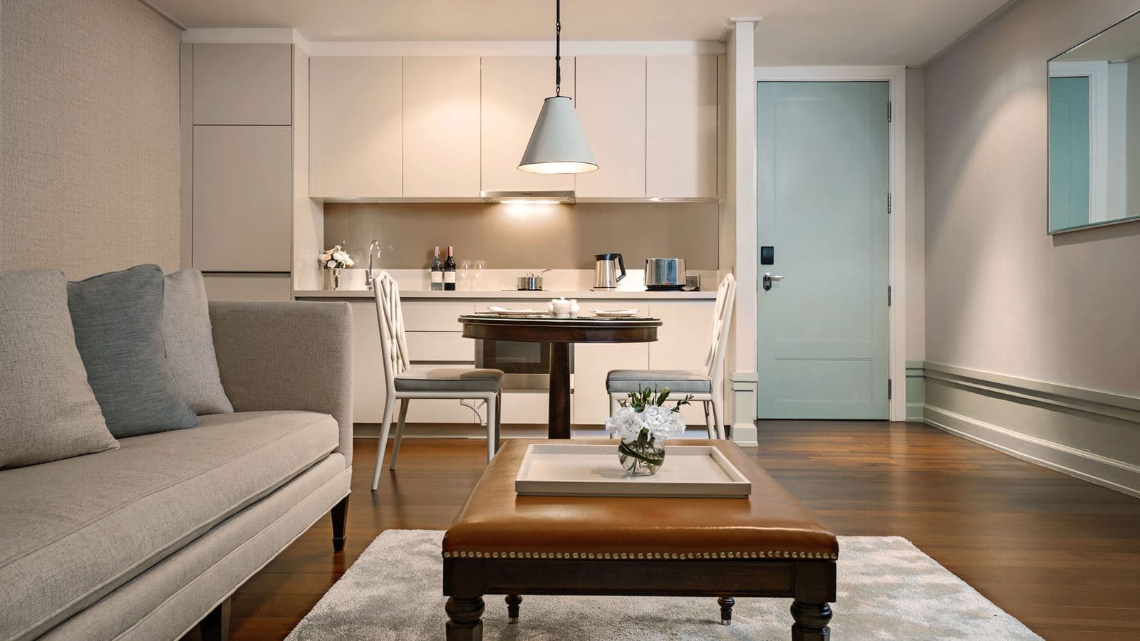 rooms-one-bedroom-suite-city-view