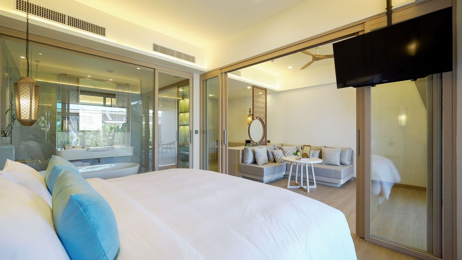 rooms-pool-suite