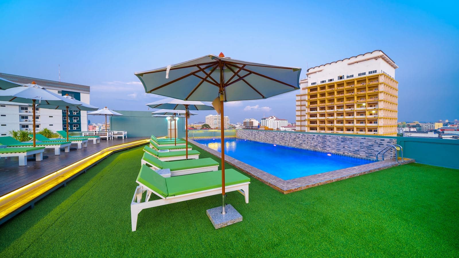 pools-outdoor-pool