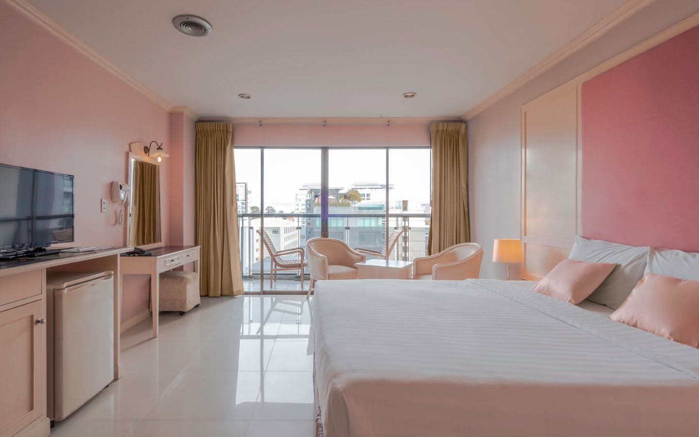 rooms-superior-room