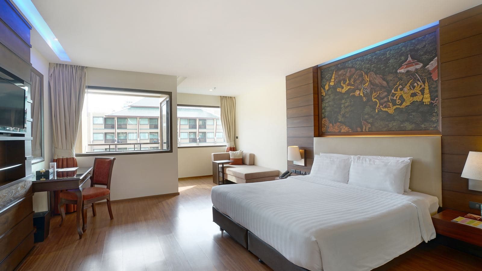 rooms-deluxe-pool-view