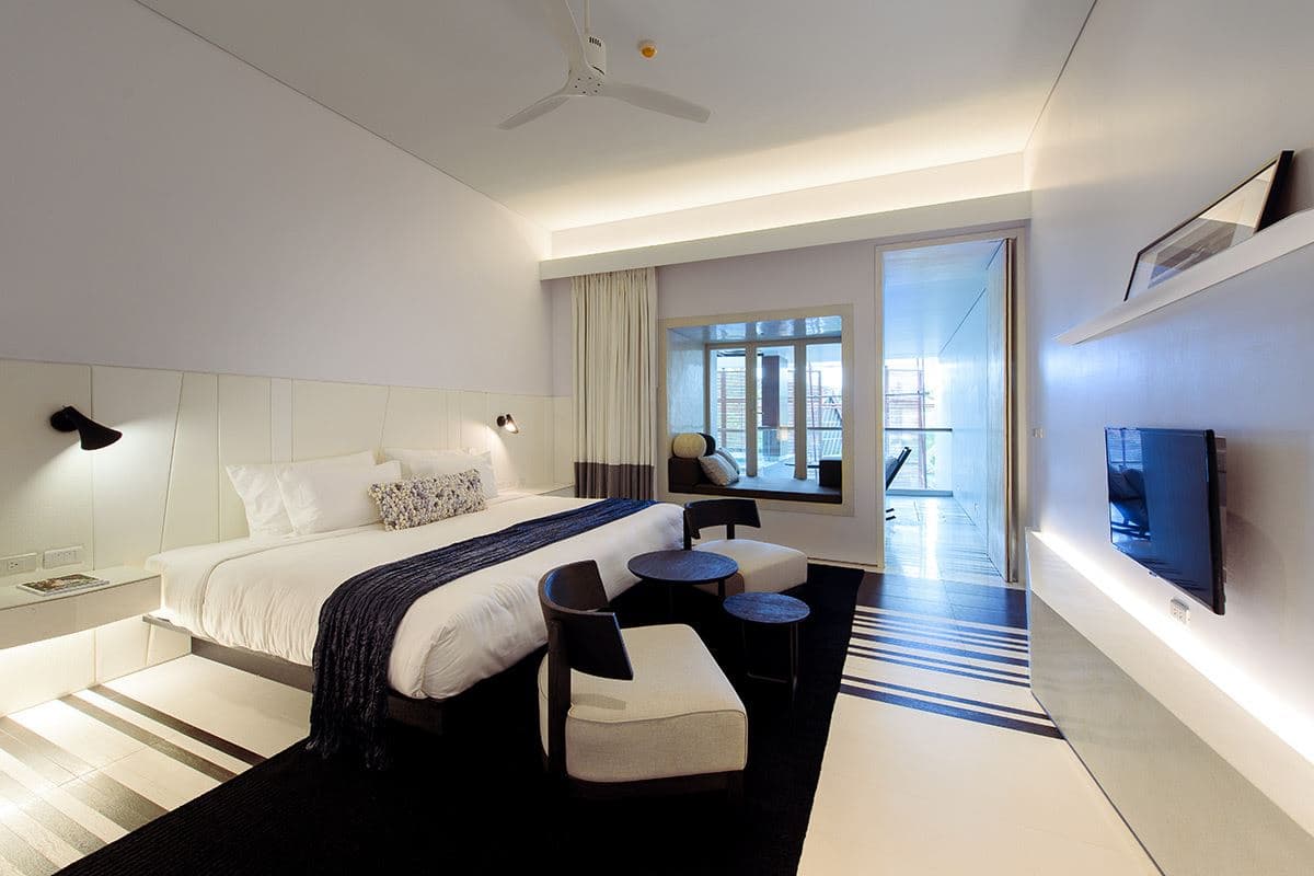rooms-pool-suite