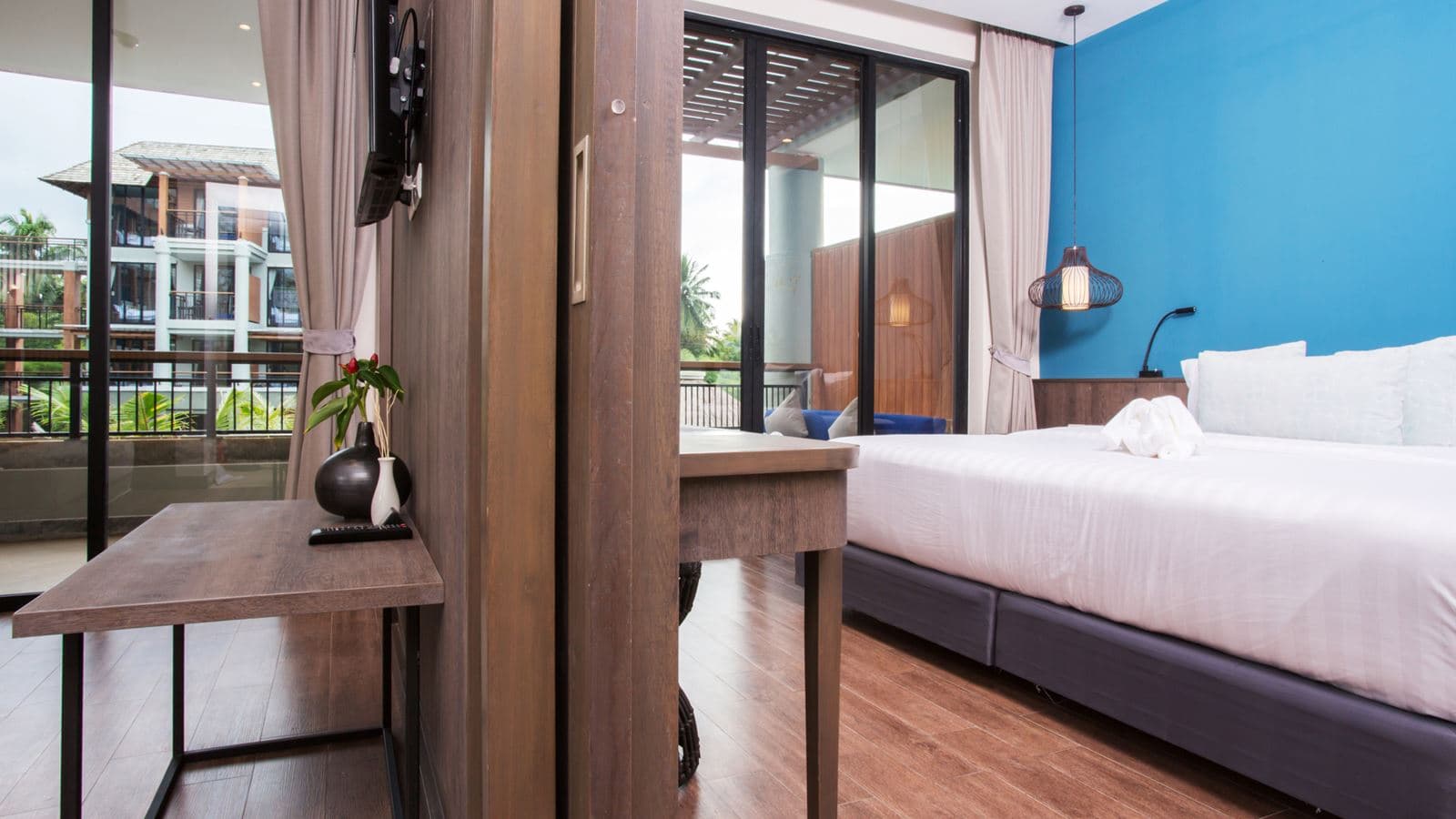 rooms-deluxe-suite