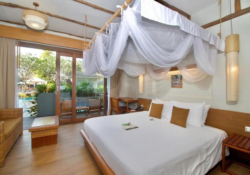 rooms-deluxe-pool-access--child-sharing-bed