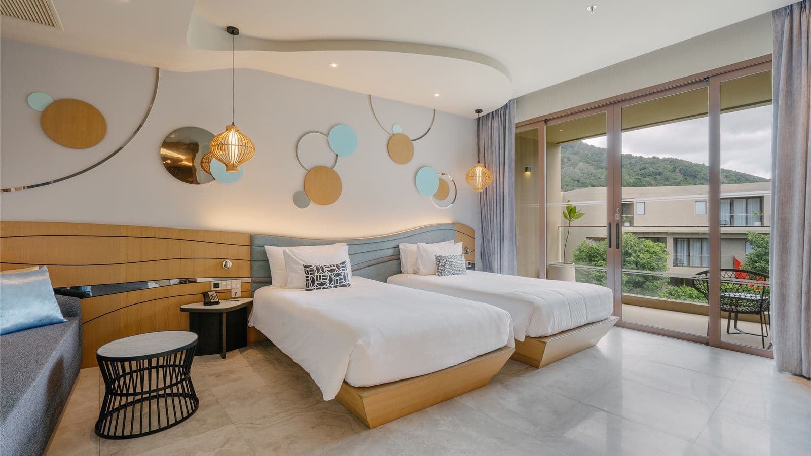 rooms-junior-suite-with-terrace-child-sharing-bed
