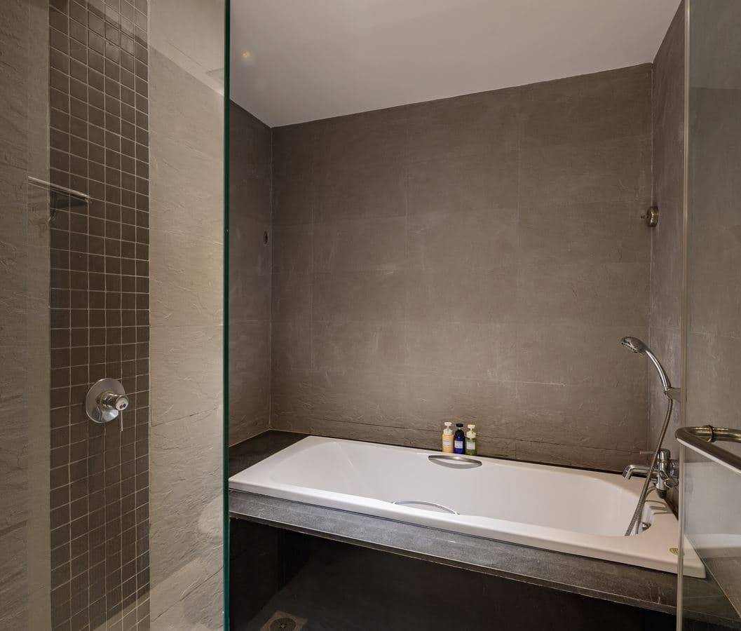 rooms-superior-room