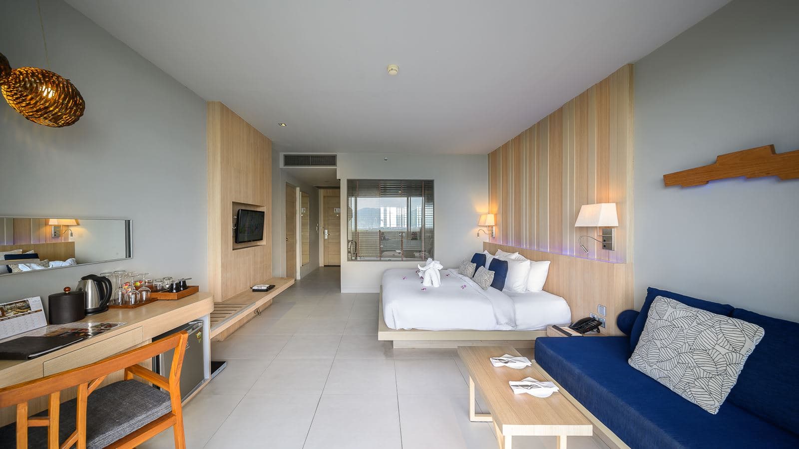 rooms-deluxe-room