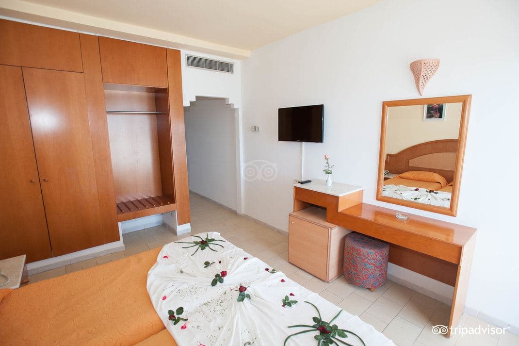 rooms-family-room-standard