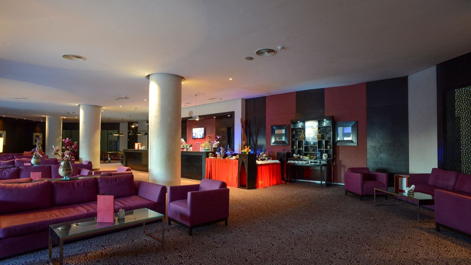 bars-lobby-bar-flower-garden