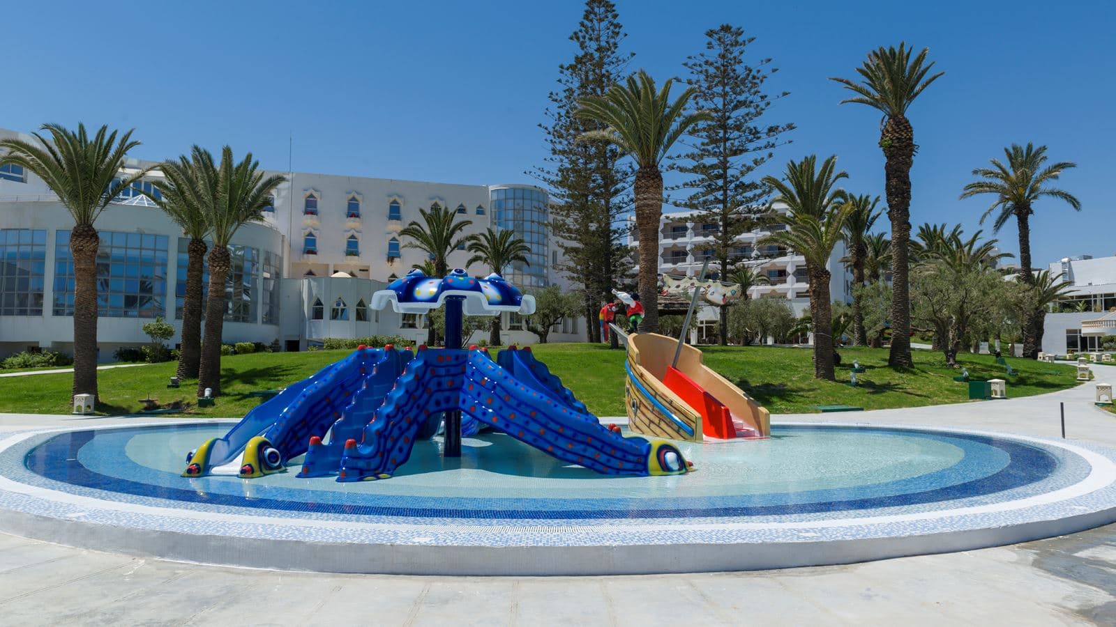 water-park-outdoor-childrens-pool