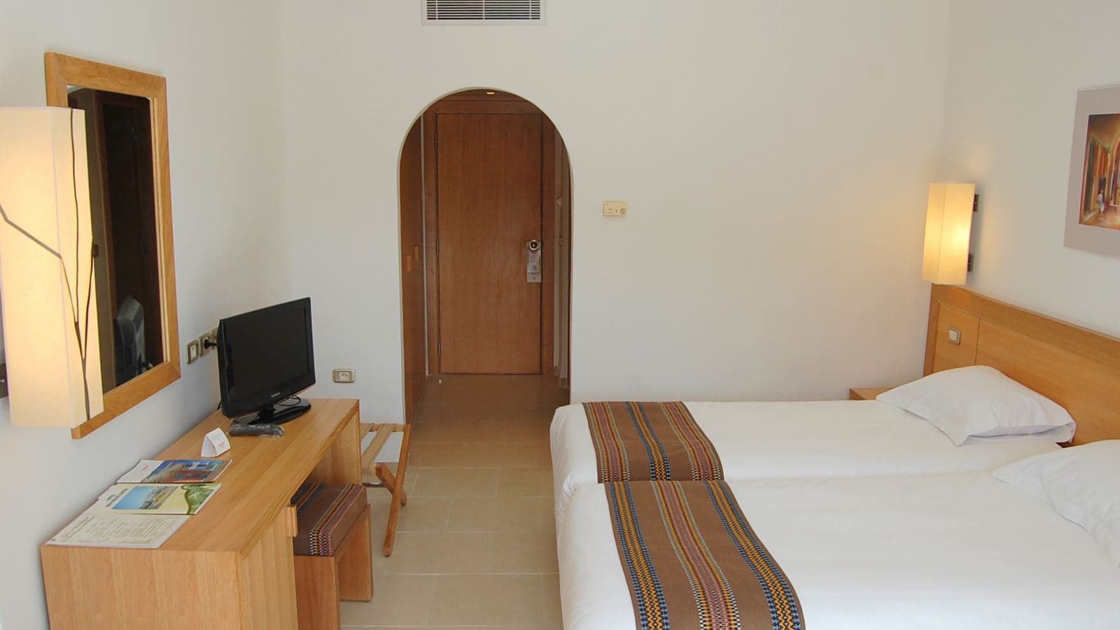 rooms-double-room-standard-garden-view