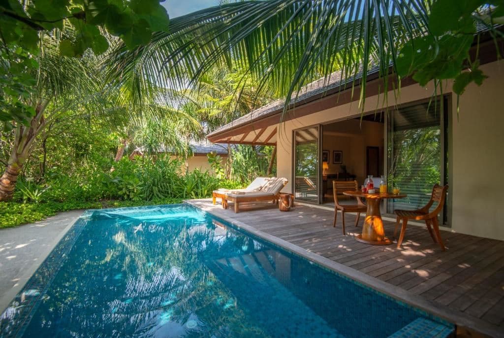 rooms-sunset-beach-pool-villa
