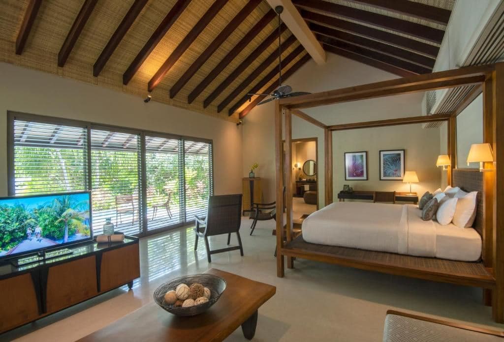 rooms-sunset-deluxe-beach-pool-villa