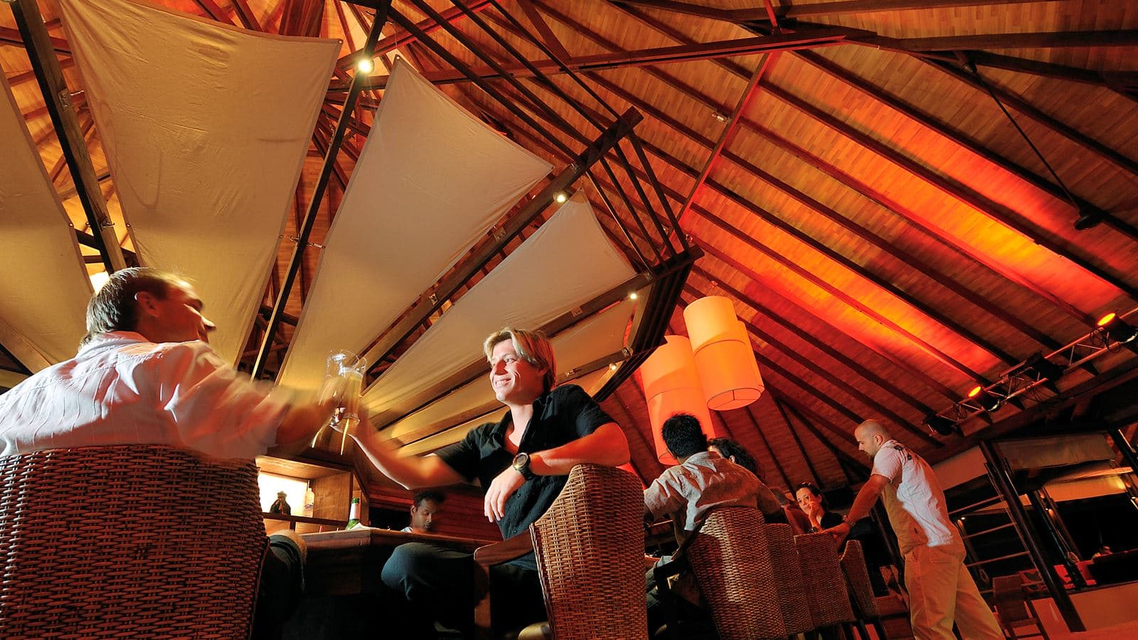 bars-main-bar