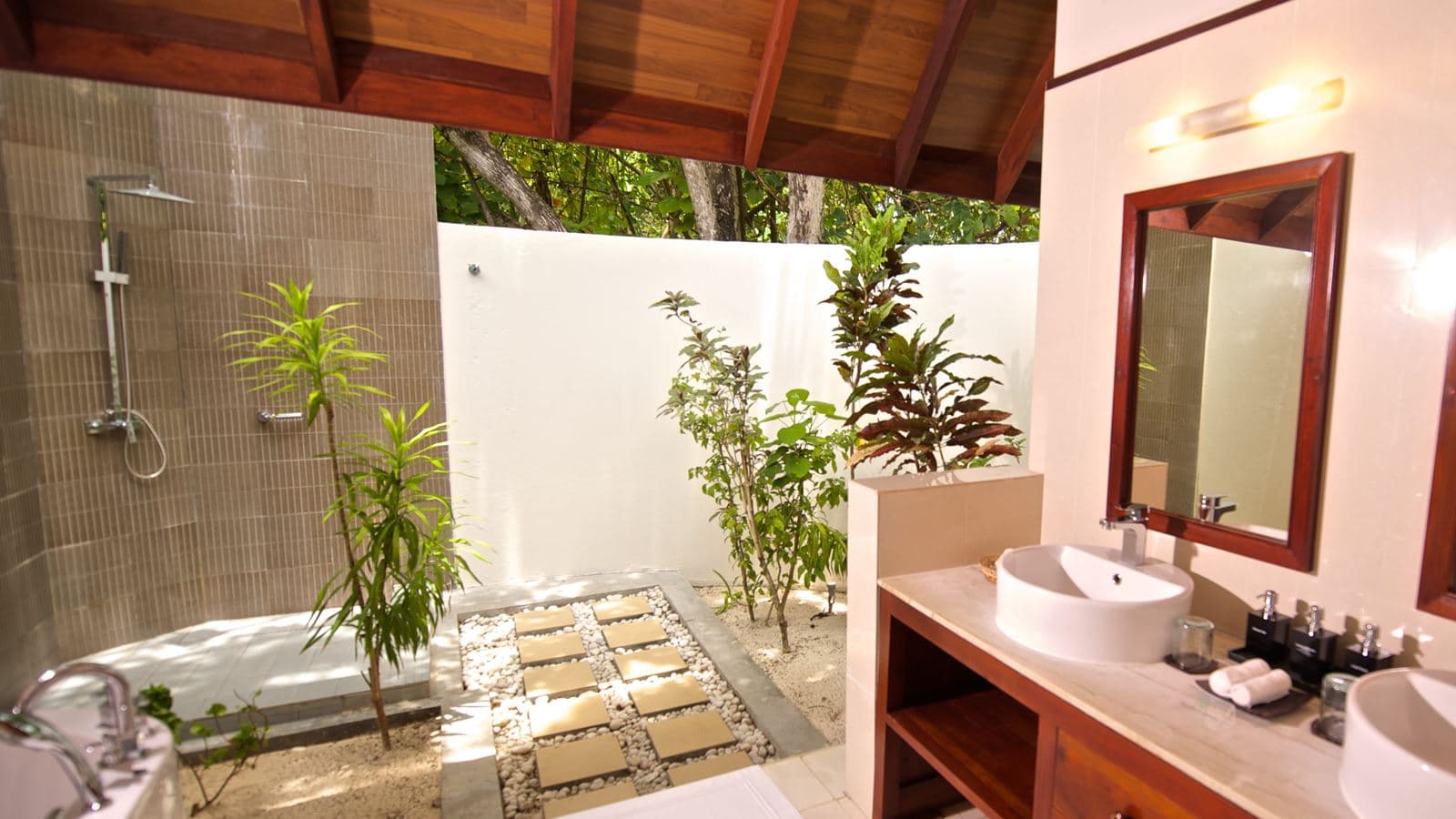 rooms-beach-villa-classic-sea-view