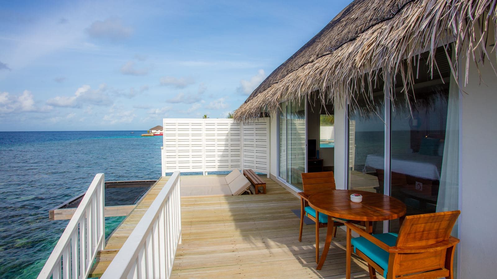 rooms-sunrise-overwater-villa