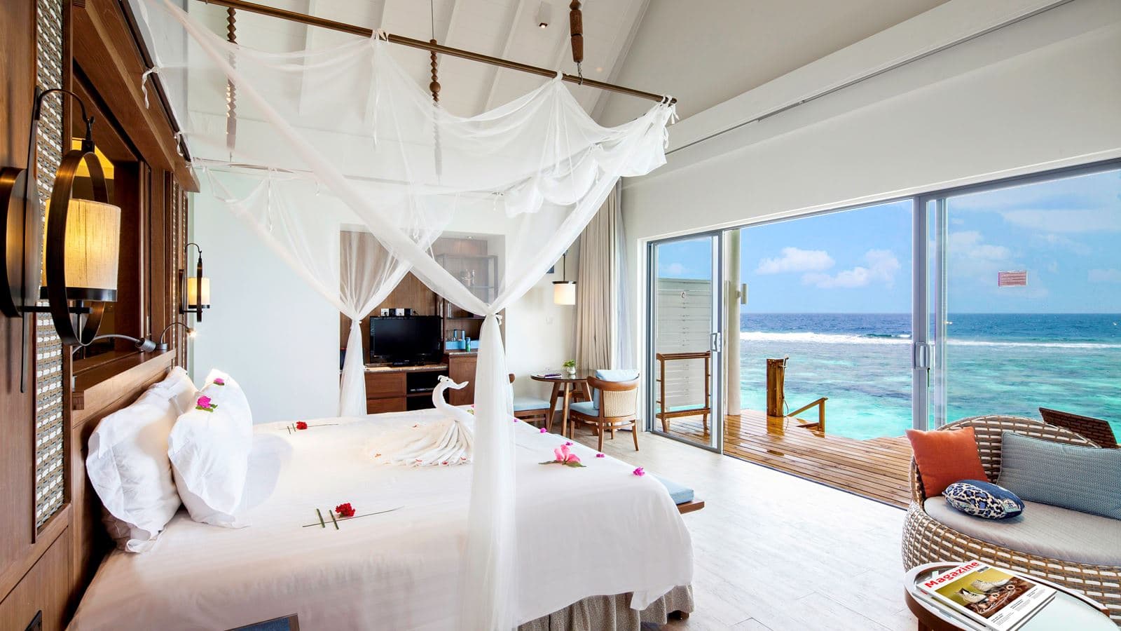rooms-reethi-muraka-overwater-villa