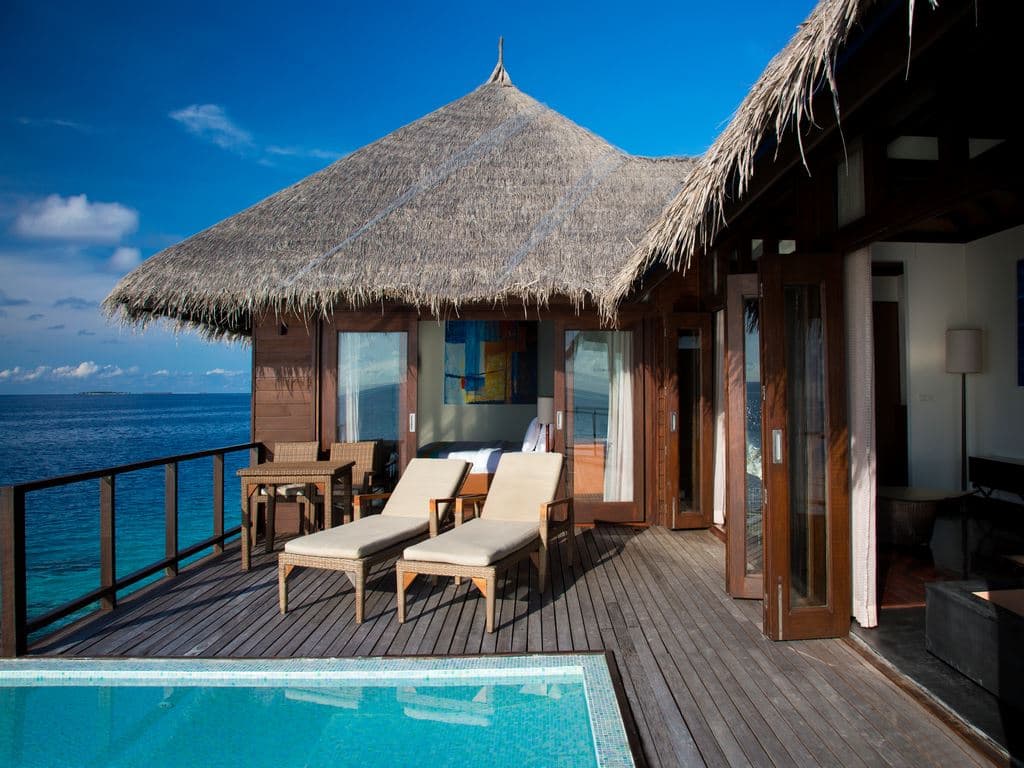 rooms-escape-water-villa-with-pool