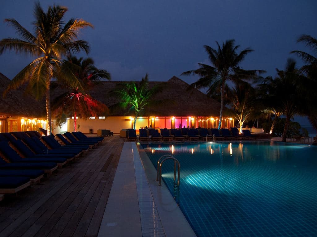 bars-sunset-bar-adults-only