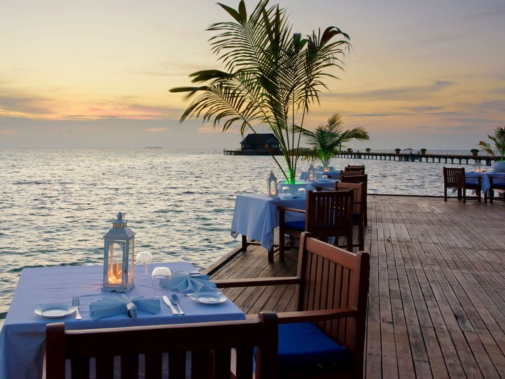 restaurants-lagoon-bar