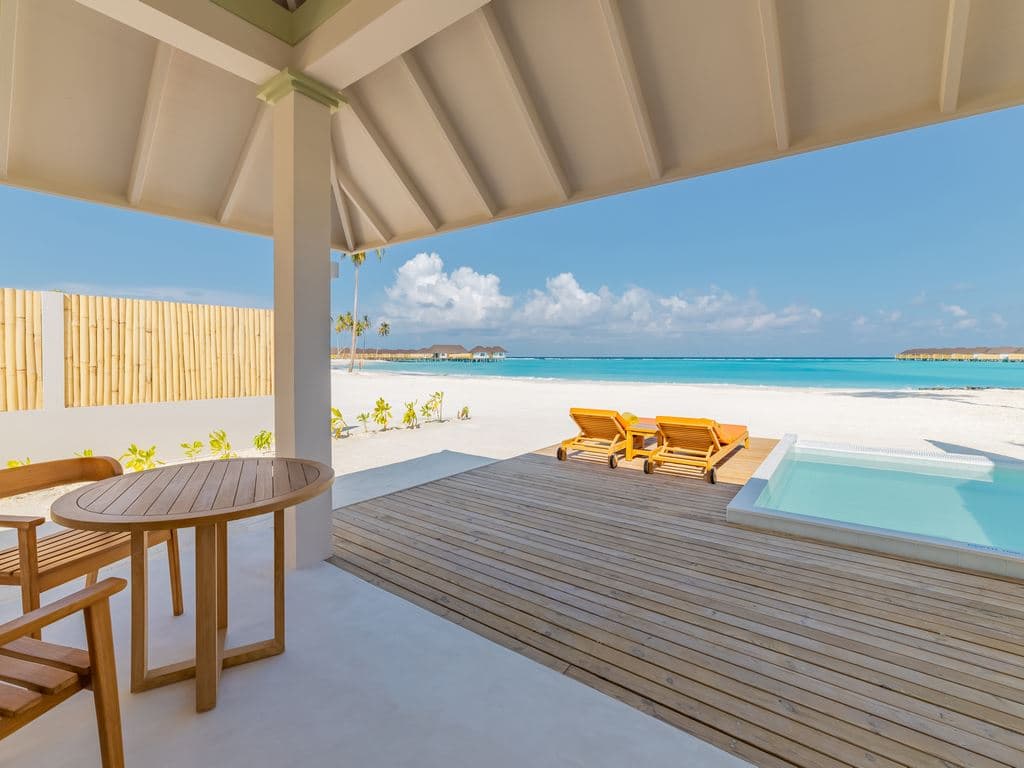 rooms-grand-beach-villa-with-pool