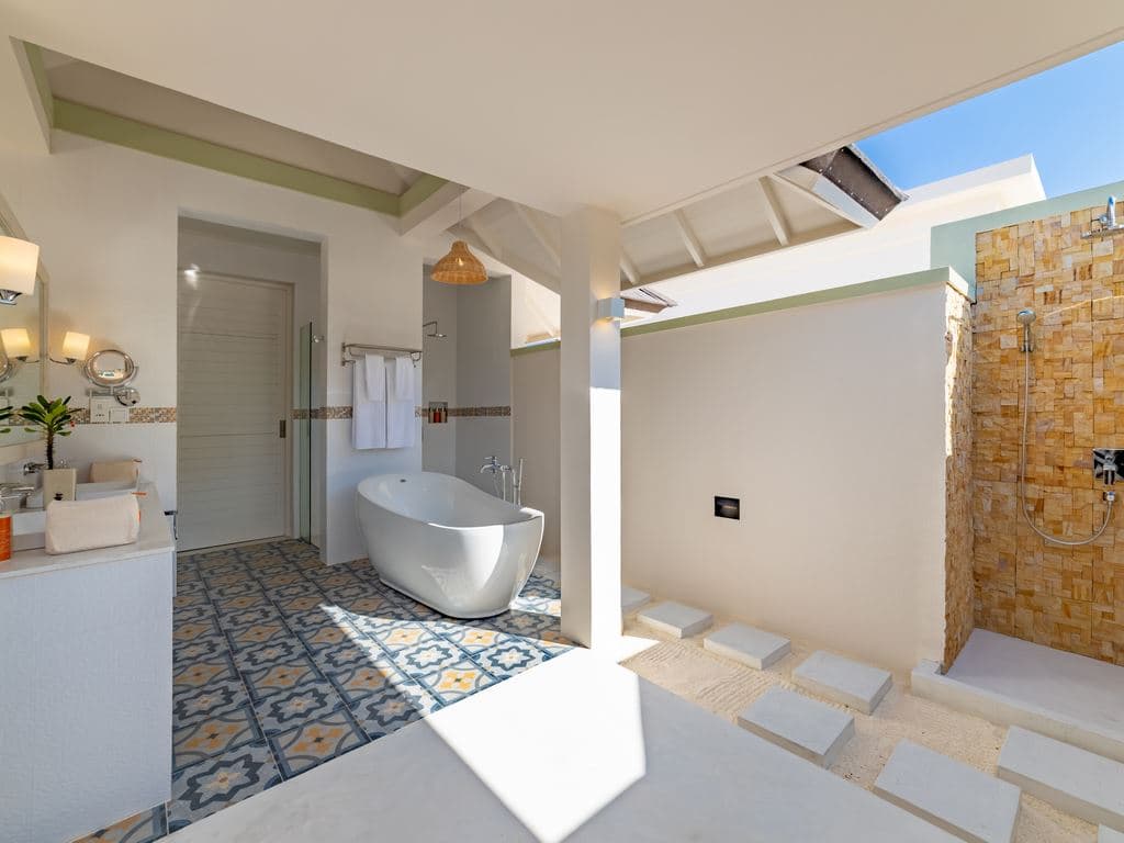 rooms-grand-beach-villa-with-pool