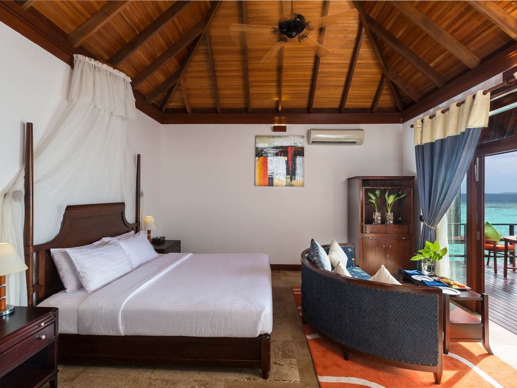 rooms-sunset-jacuzzi-water-villa