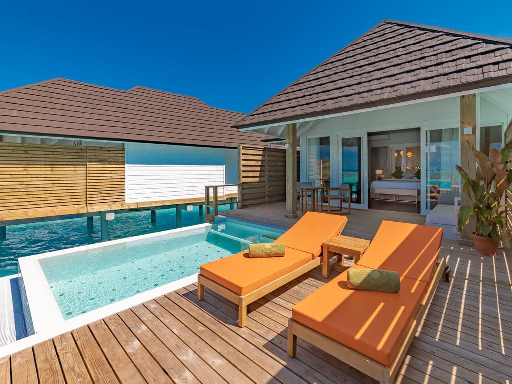 rooms-grand-water-villa-with-pool