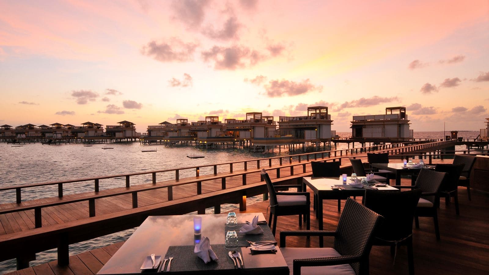 restaurants-azzurro-restaurant-and-bar