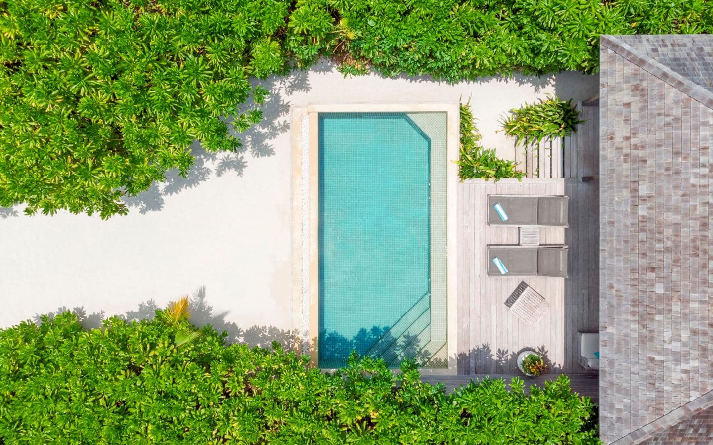 rooms-beach-pool-villa