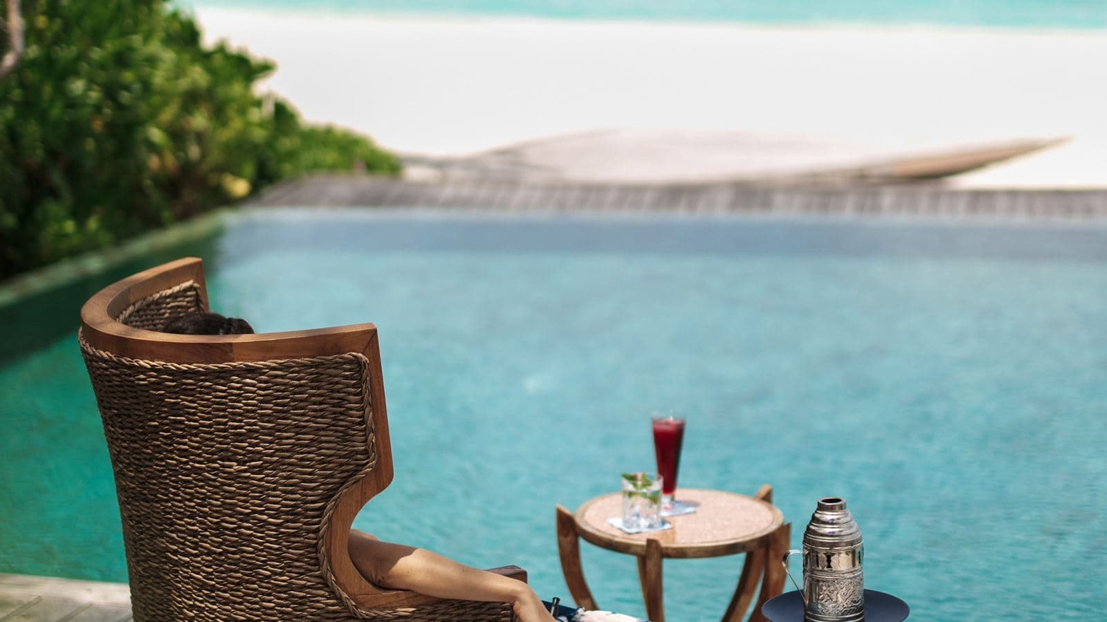 restaurants-compass-pool-bar