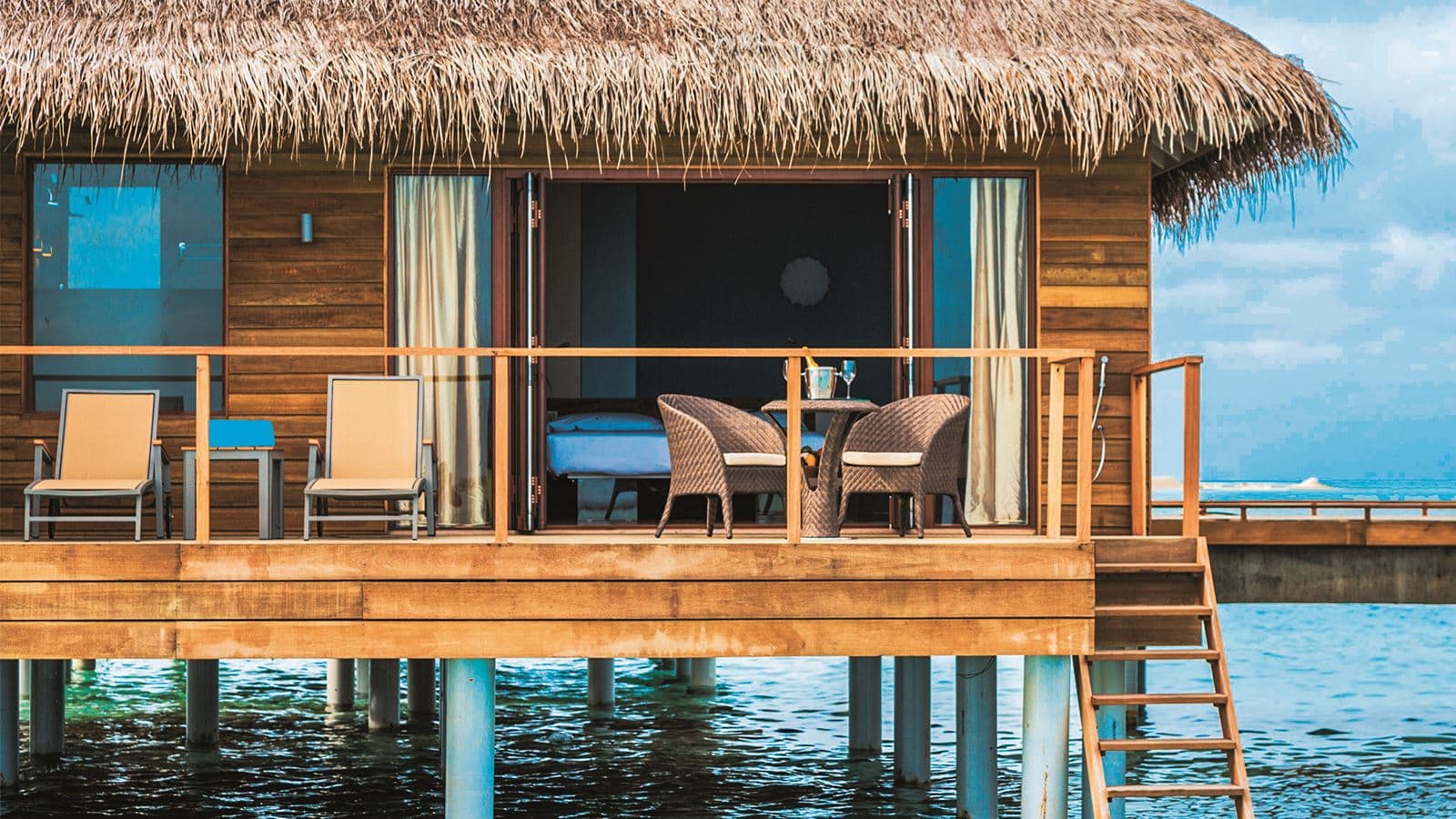 rooms-lagoon-villa