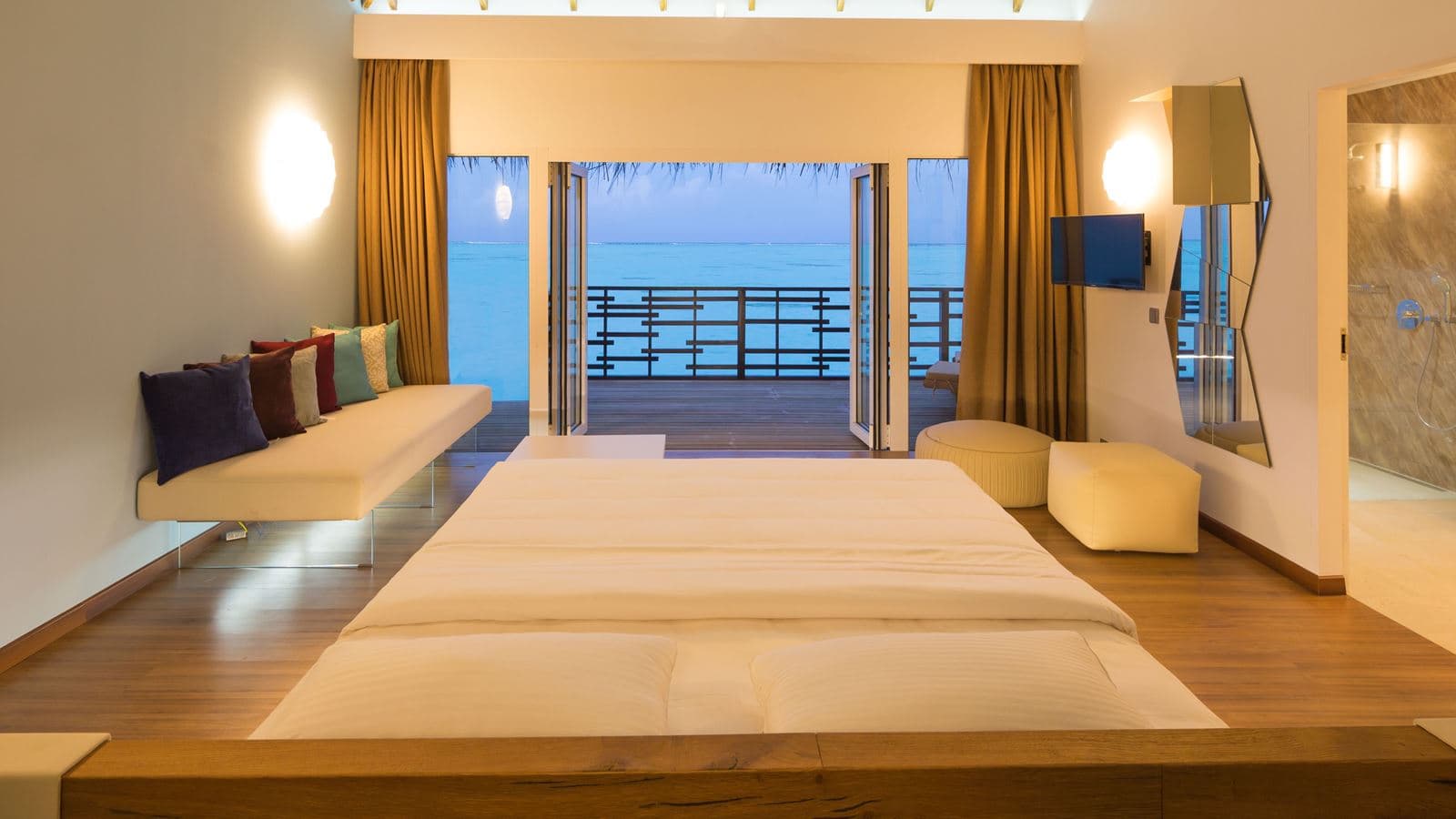 rooms-lagoon-villa