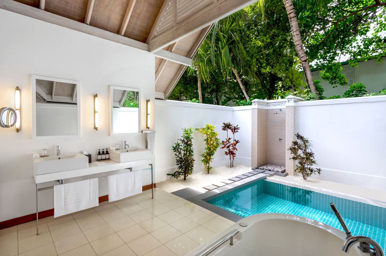 rooms-beach-villa-with-private-pool
