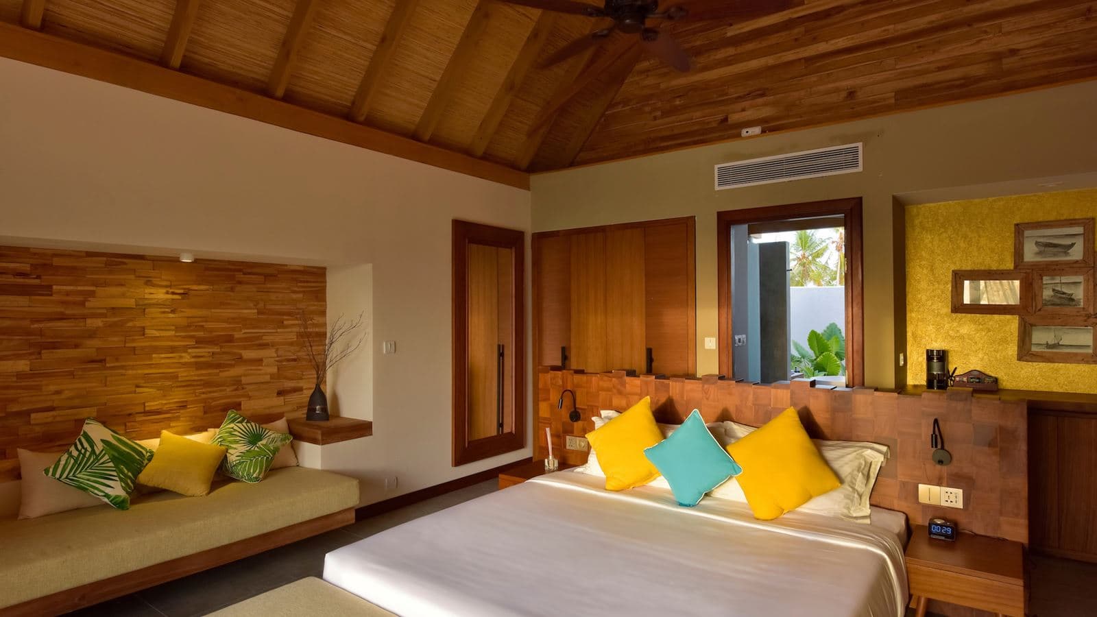 rooms-beach-villa-sunset