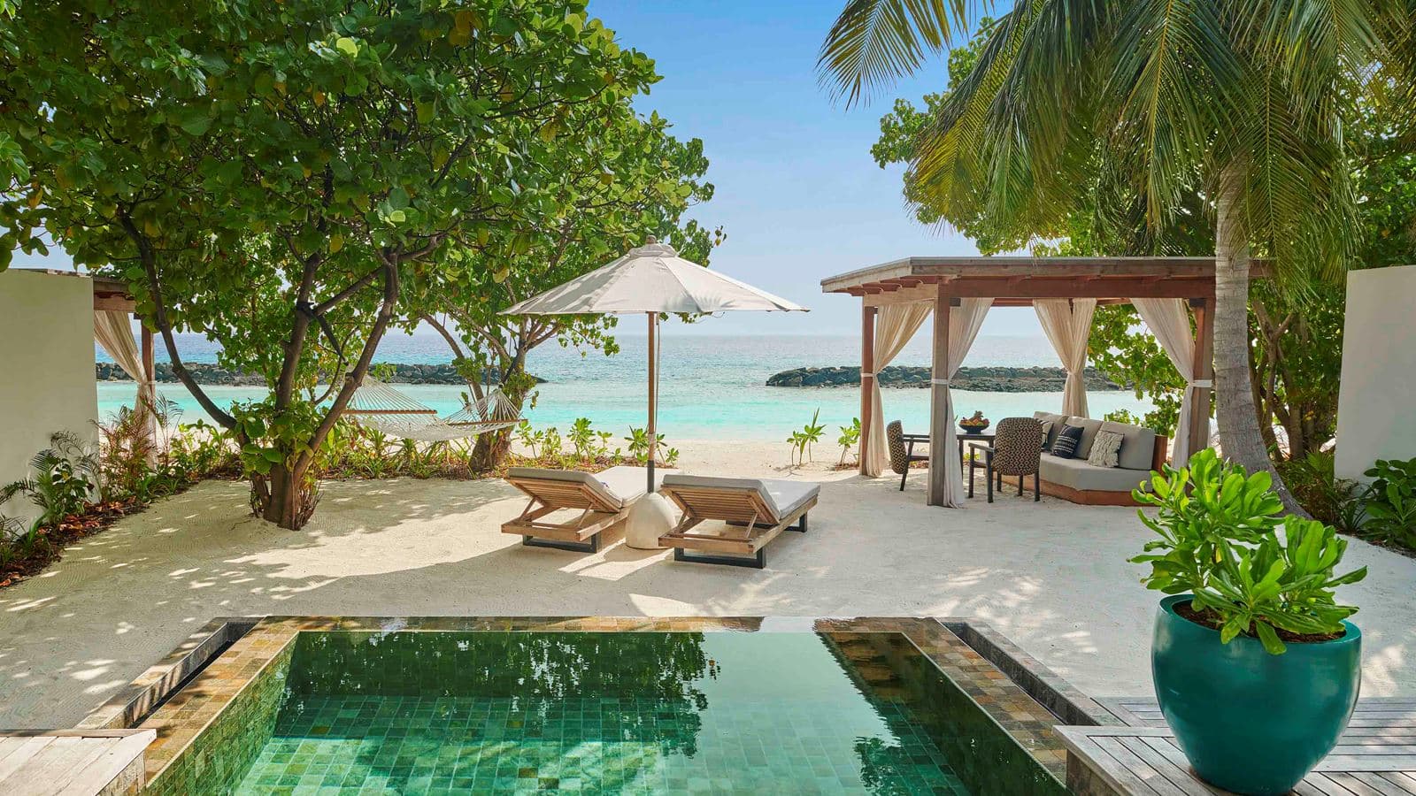 rooms-beach-sunrise-villa-with-pool