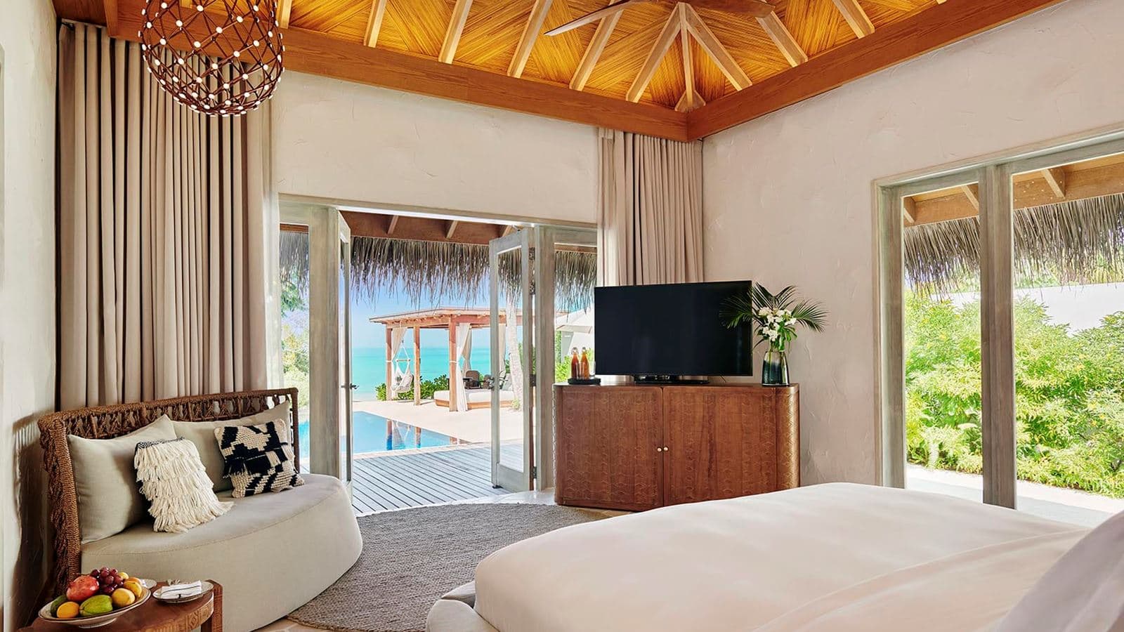 rooms-two-bedroom-beach-sunset-villa-with-pool