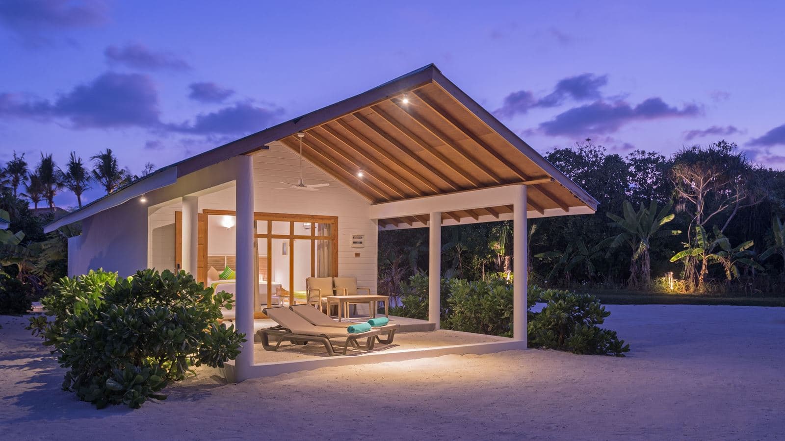 rooms-sunrise-beach-bungalow