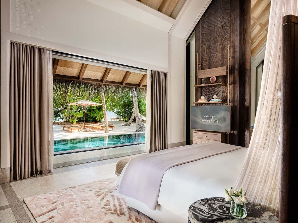 rooms-family-beach-villa-with-2-pools