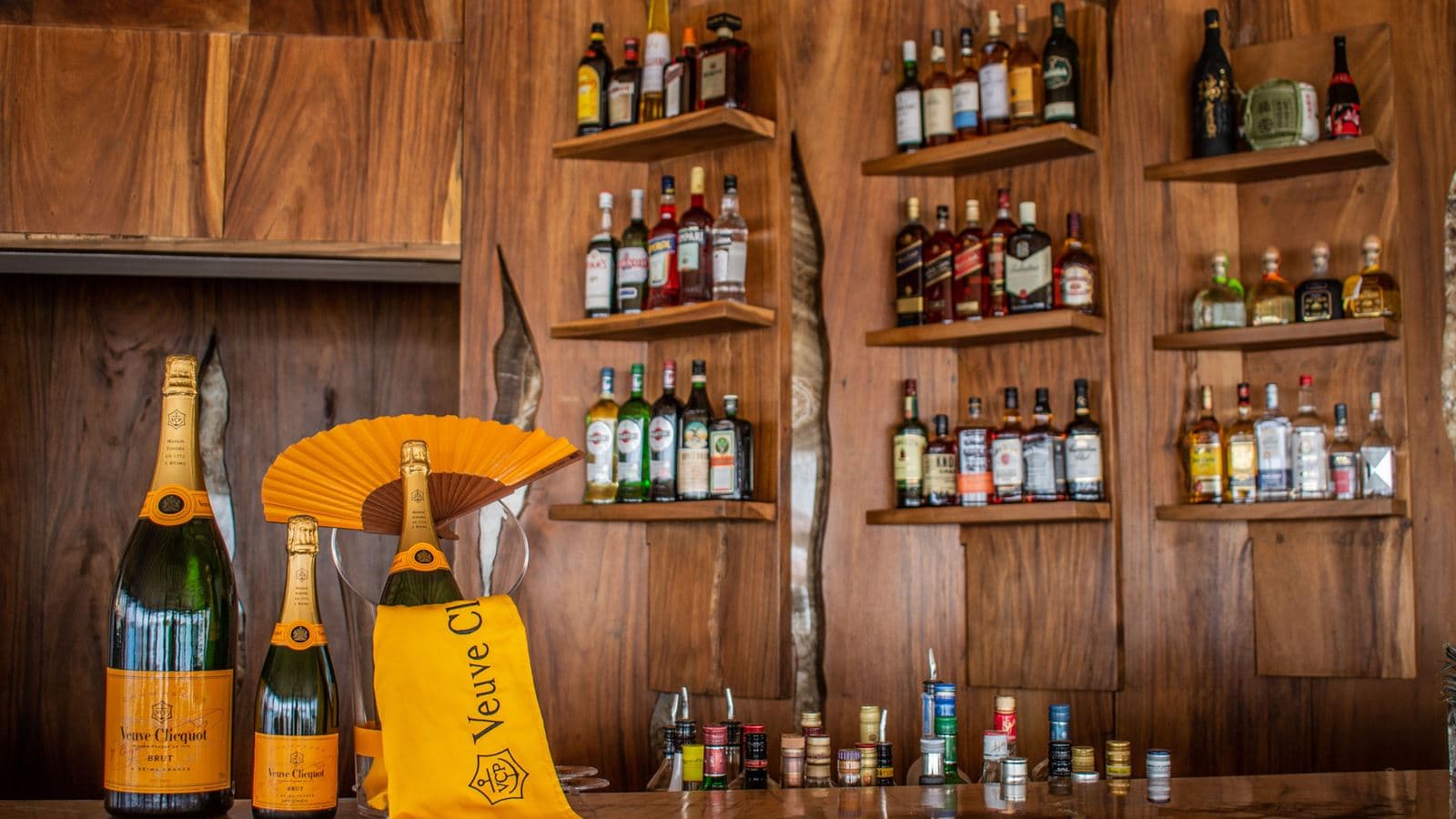 bars-cheers-bar