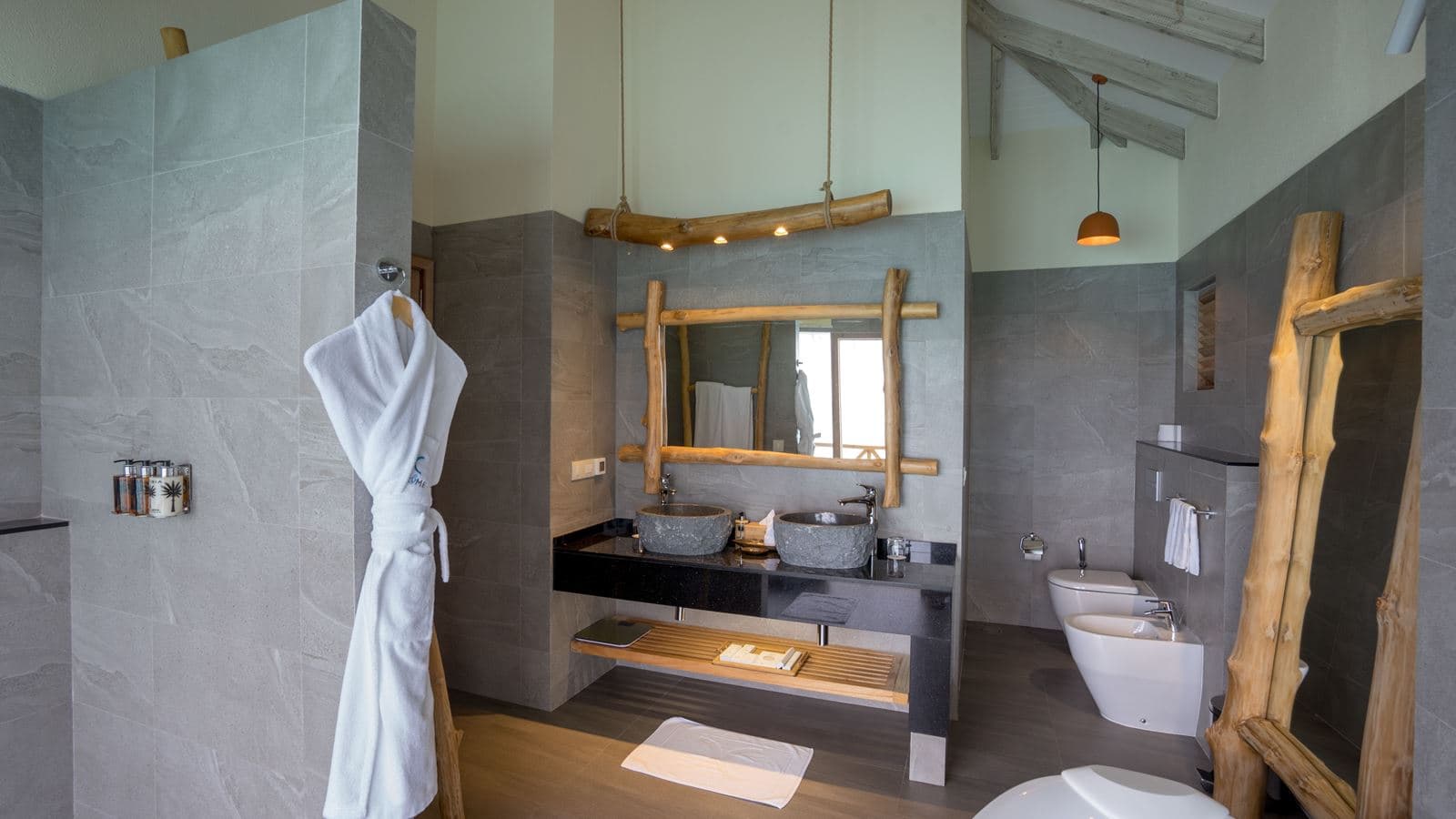 rooms-you--me-suite