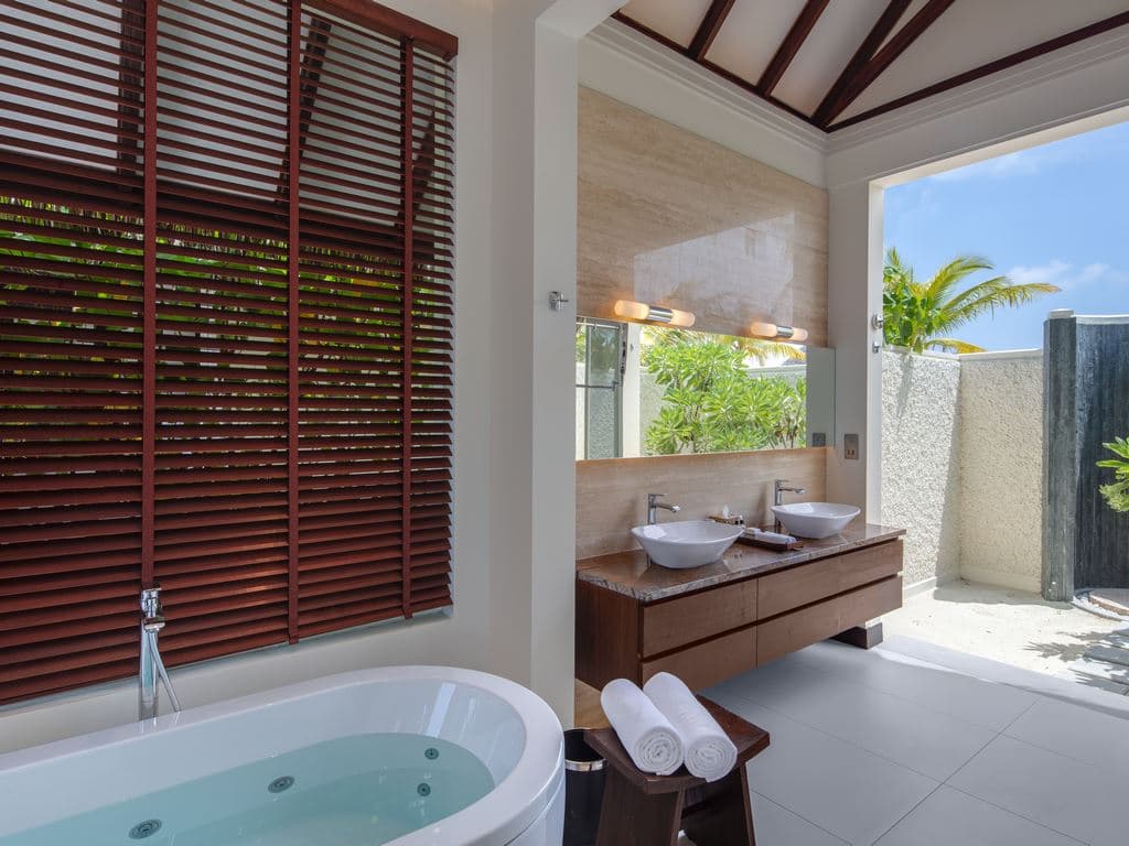 rooms-two-bedroom-family-beach-villa