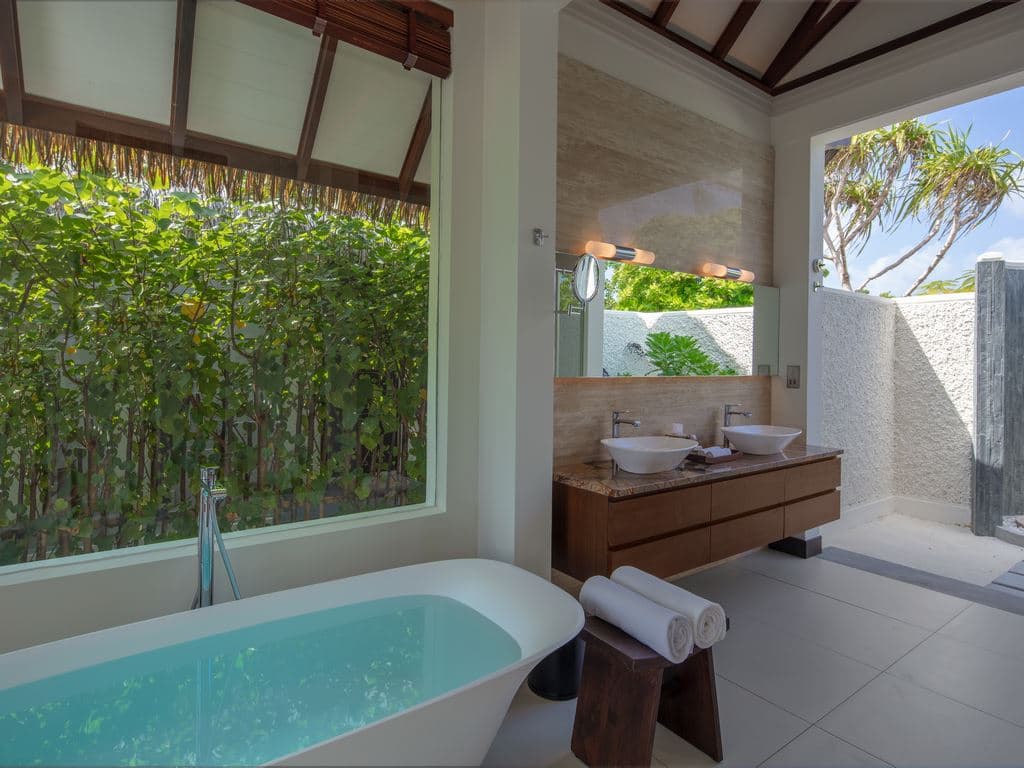 rooms-sunset-pool-beach-villa