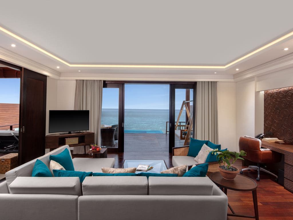rooms-overwater-ocean-suite-with-infinity-pool