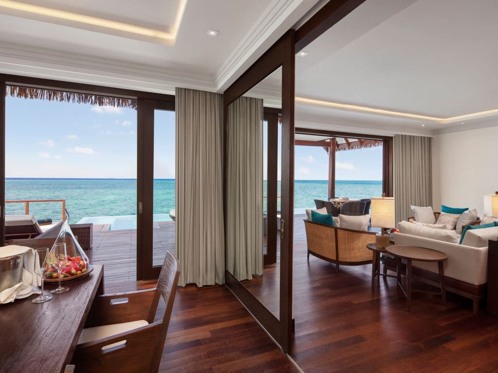 rooms-ocean-residence-with-infinity-lap-pool